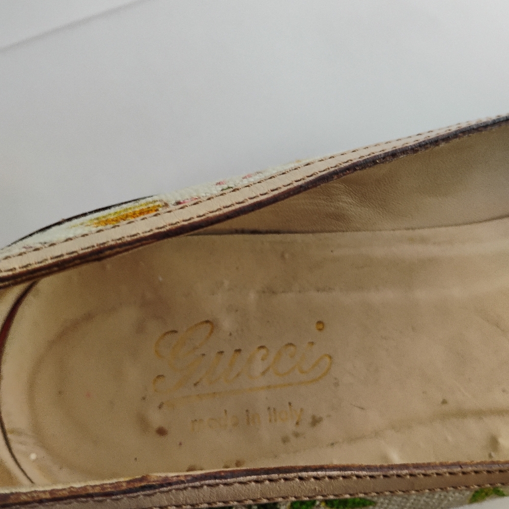 Gucci Floral Canvas Ballet Flats with Bamboo Horsebit - Cream, Red, Green, Brown - Picture 5 of 16